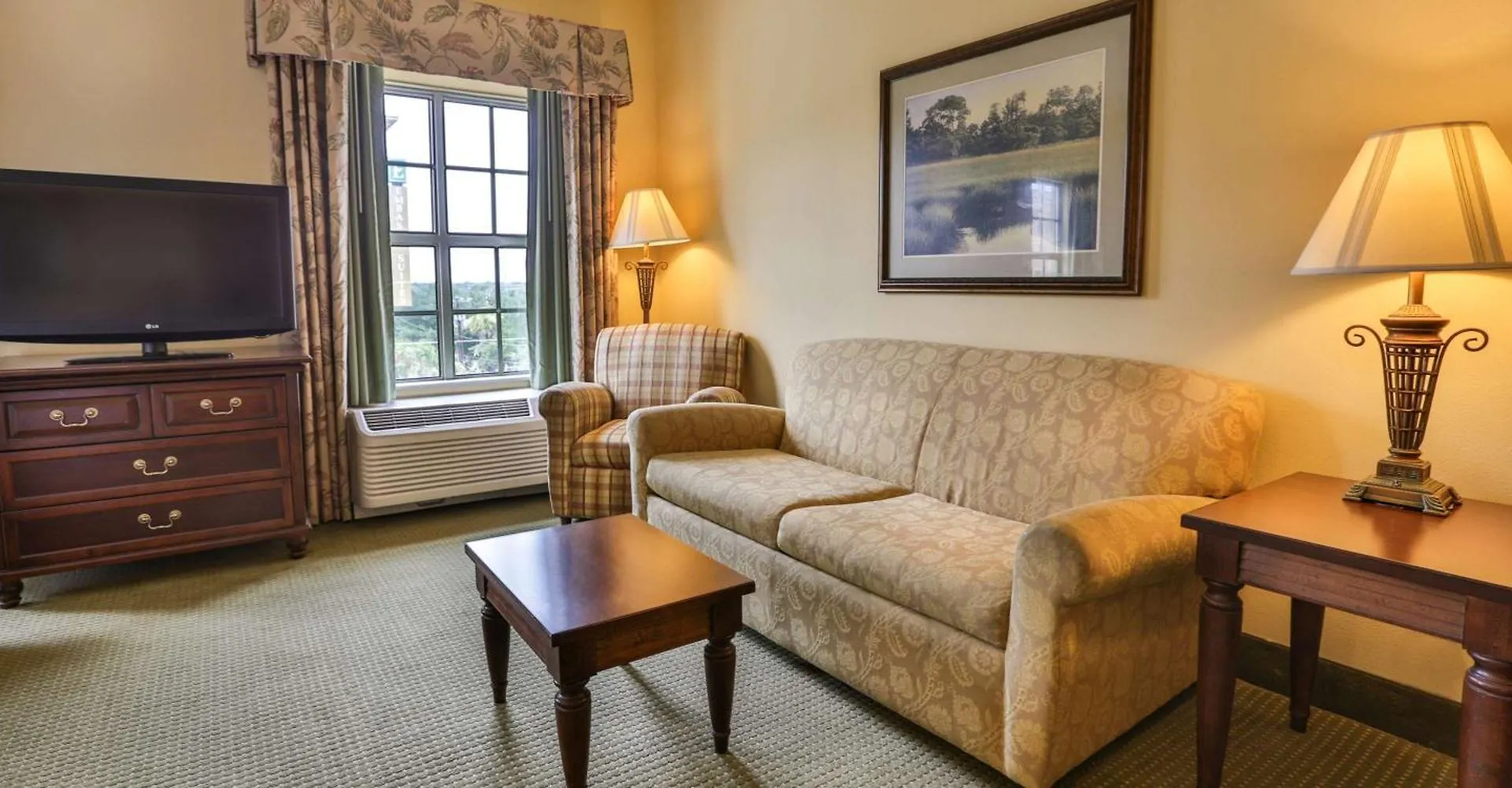 Hampton Inn & Suites Savannah Historic District Hotel