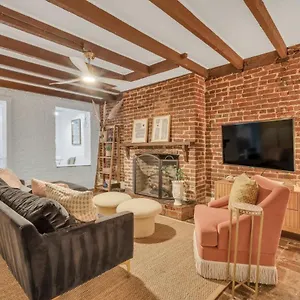 Stays Garden On Chatham Square Apartment