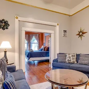 Elegant 2 Bed Directly On Forsyth Park Apartment