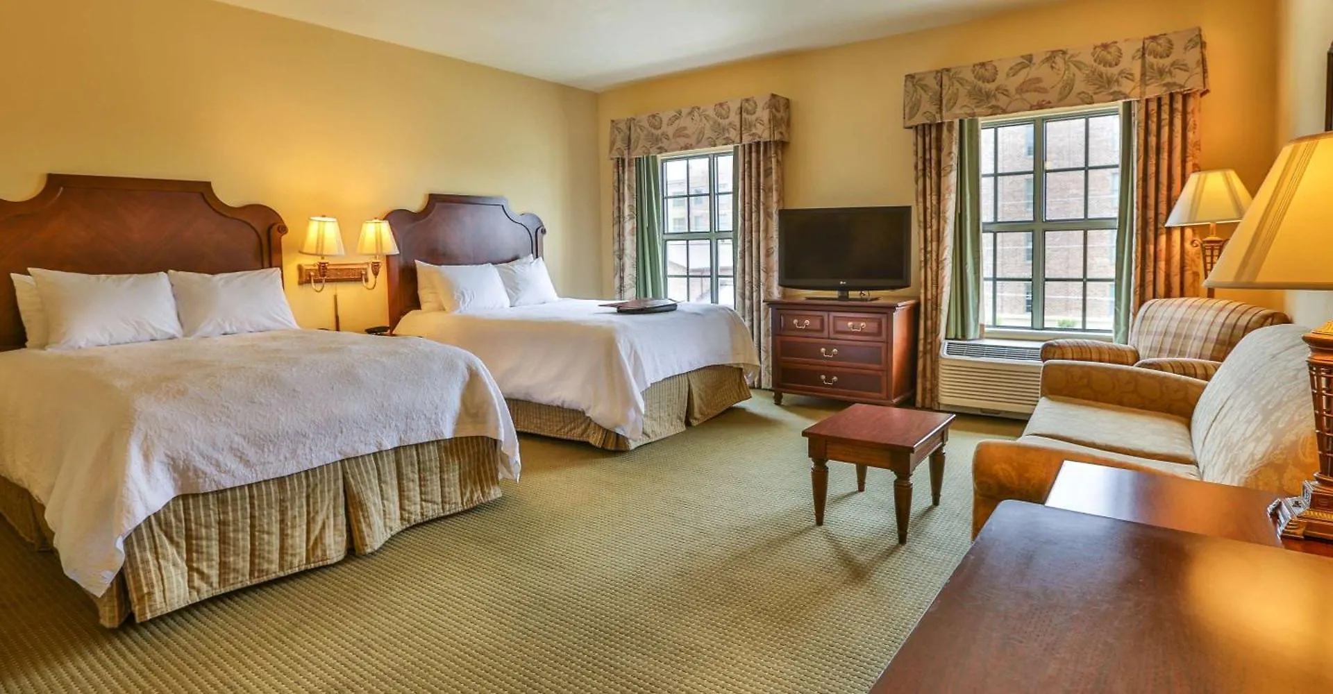 Hampton Inn & Suites Savannah Historic District Otel