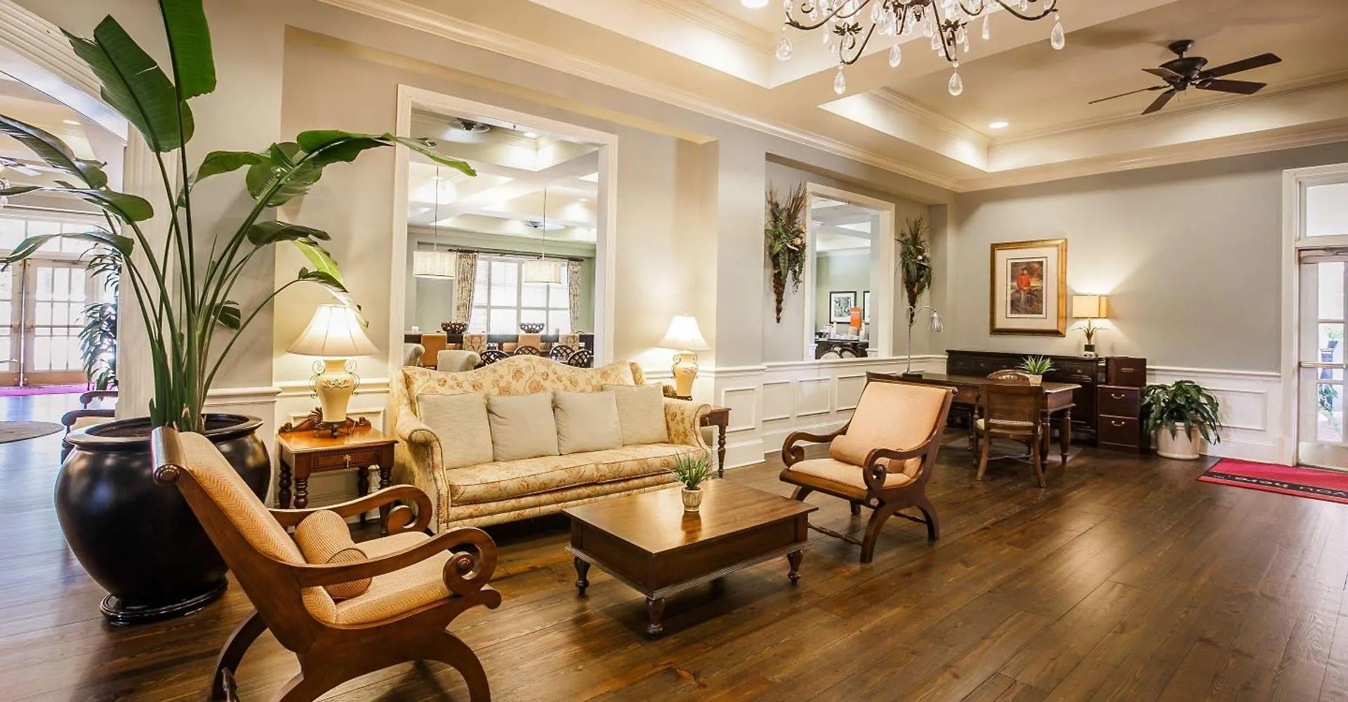 Hampton Inn & Suites Savannah Historic District 3*,  ABD