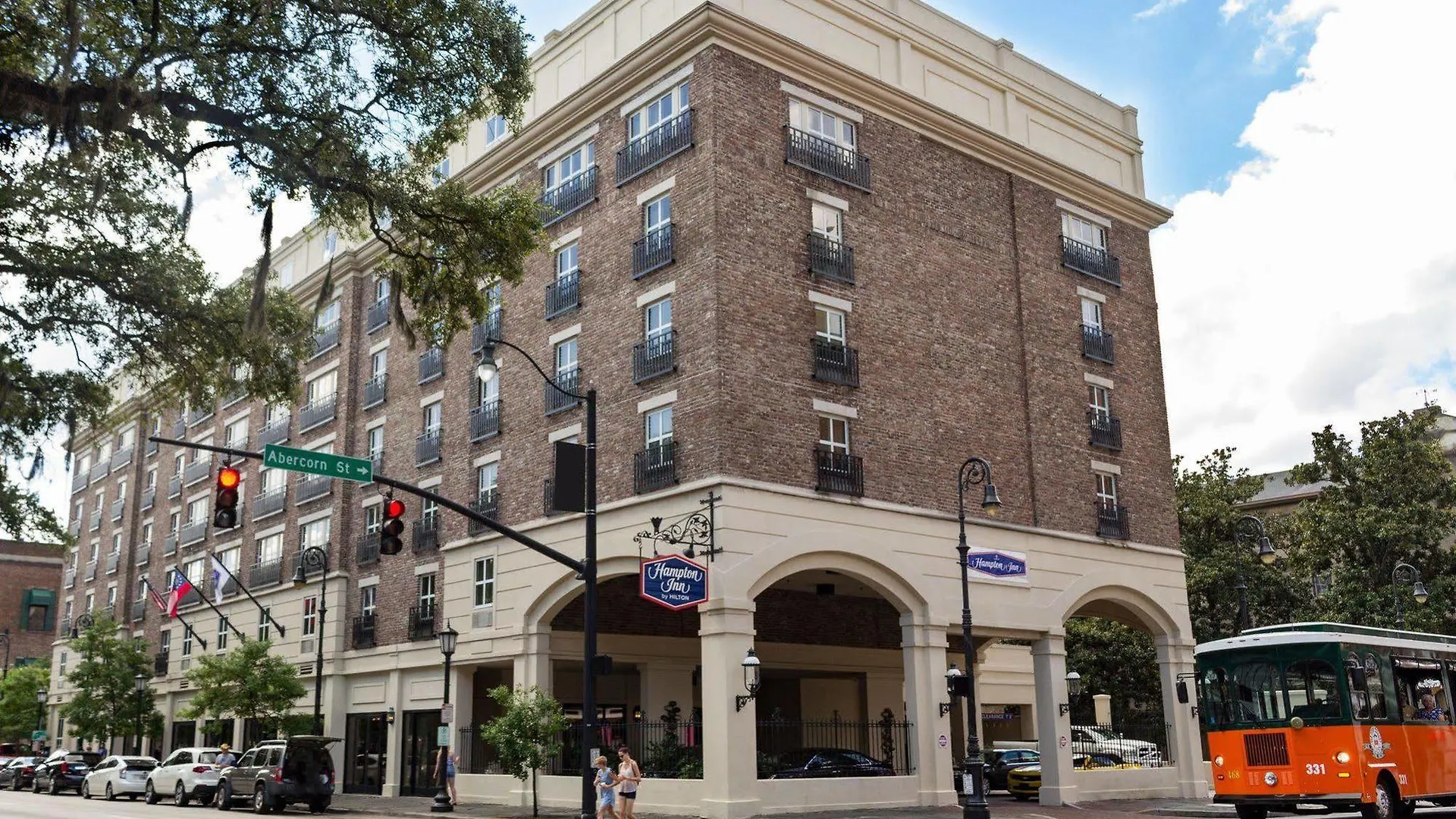 Hampton Inn & Suites Savannah Historic District 3*,  ABD